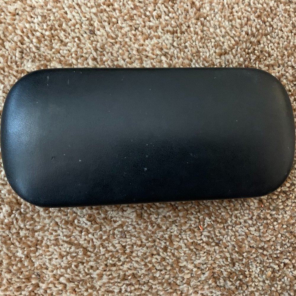 Avalon black HARD eye-glasses CASE - Picture 3 of 3